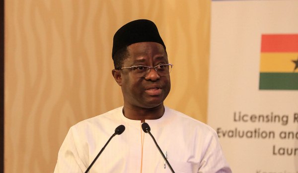 This is not your field…Amewu replies Mahama over his comments on Train accident