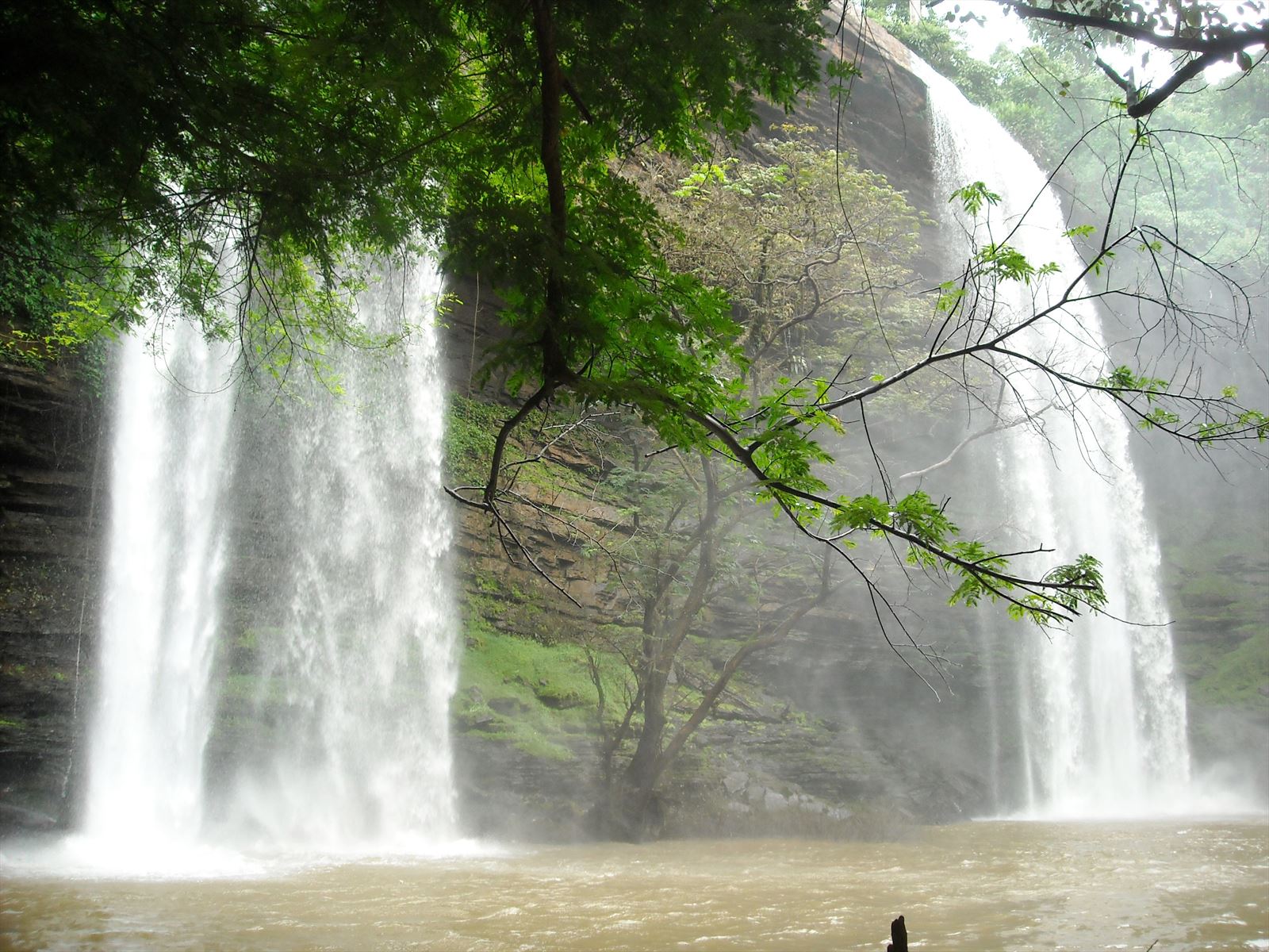 Dodowa Chenku waterfalls, place to be!