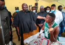 Vice President Bawumia talks to Appiatse explosion victim.