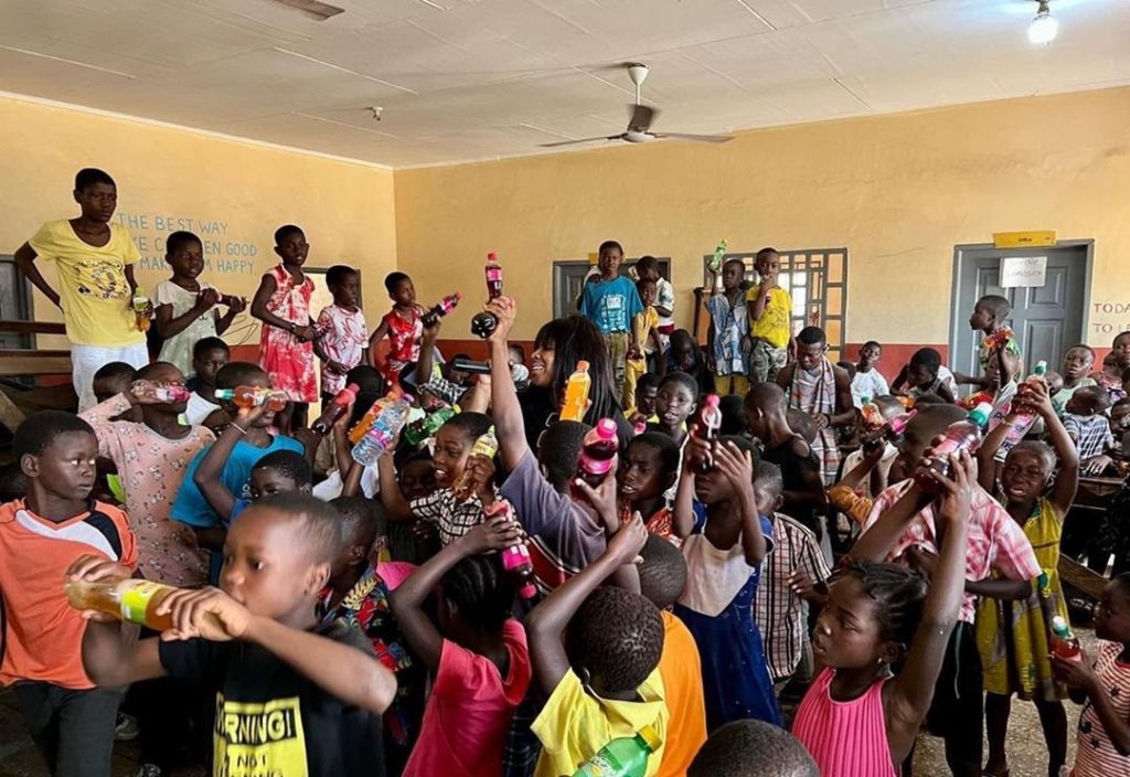 Award-winning gospel artiste JAYANA donates items to street academy