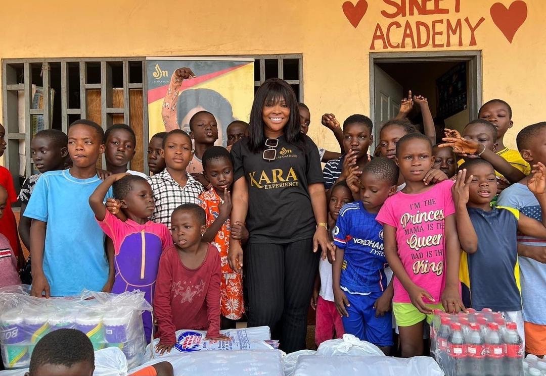Award-winning gospel artiste JAYANA donates items to street academy