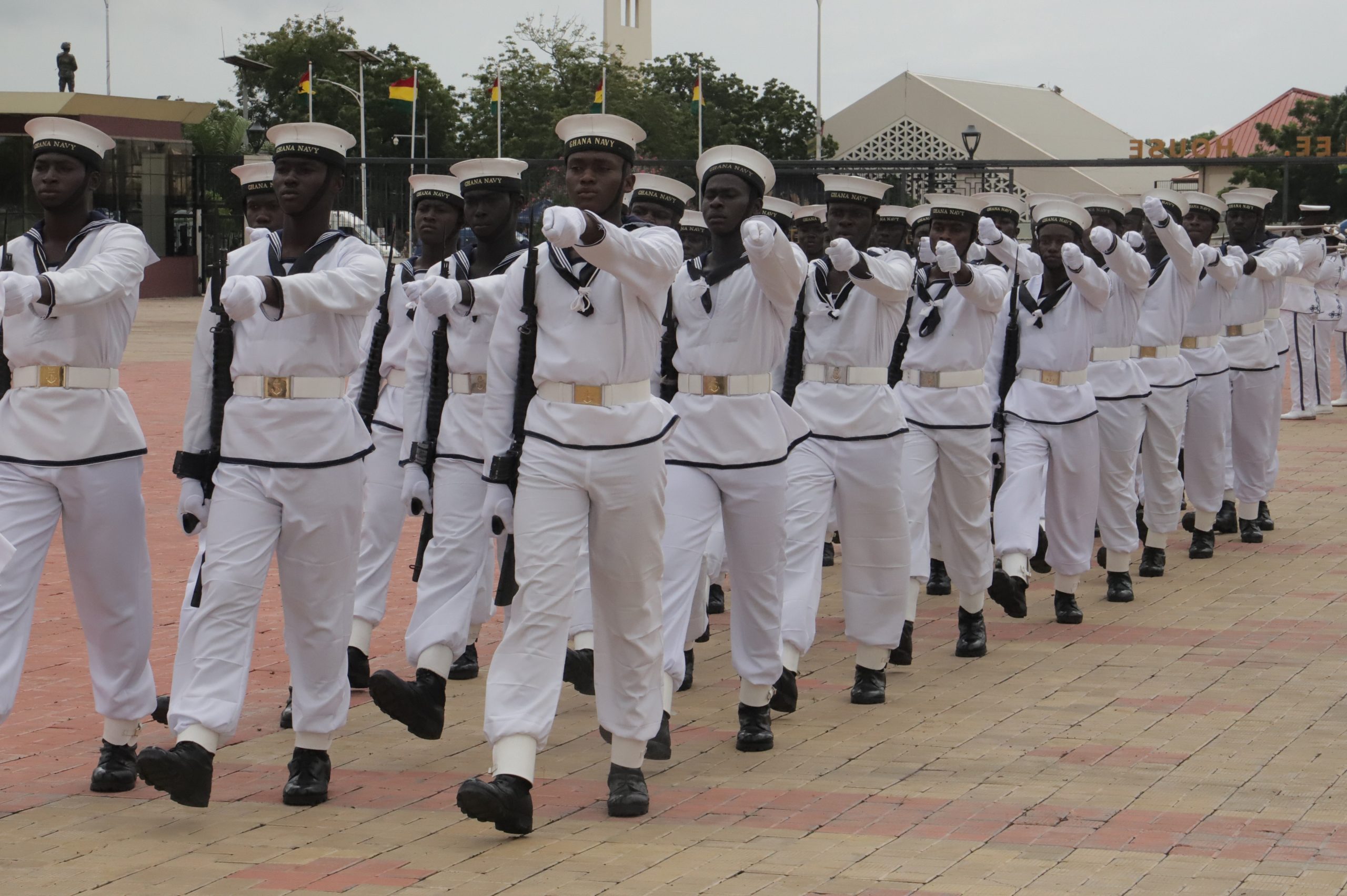 Navy contingent takes over guard duty at Presidency