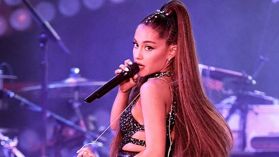 Ariana Grande calls for fans to stop body shaming