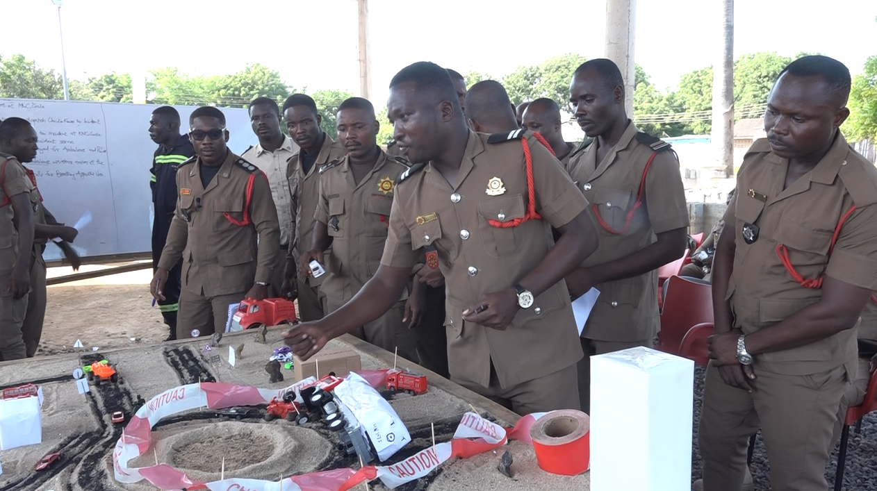 Sand model simulation exercise for firefighters