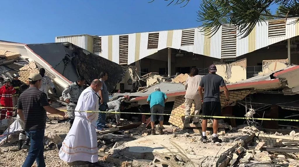 Mexico church: Seven dead and 20 trapped after Tamaulipas roof collapse
