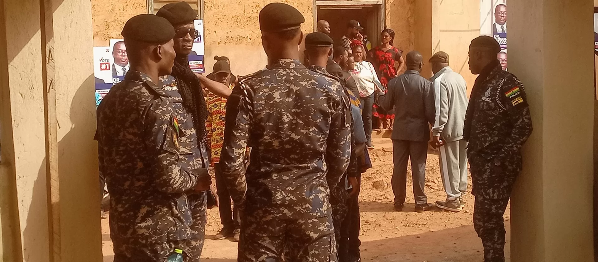 Tano North NPP Primaries: Police conduct thorough checks at Susuanso-Yamfo barrier