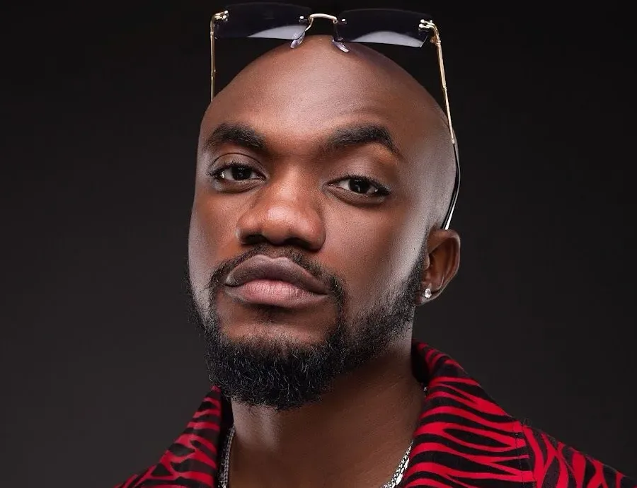 Mr Drew storms the internet with his new look