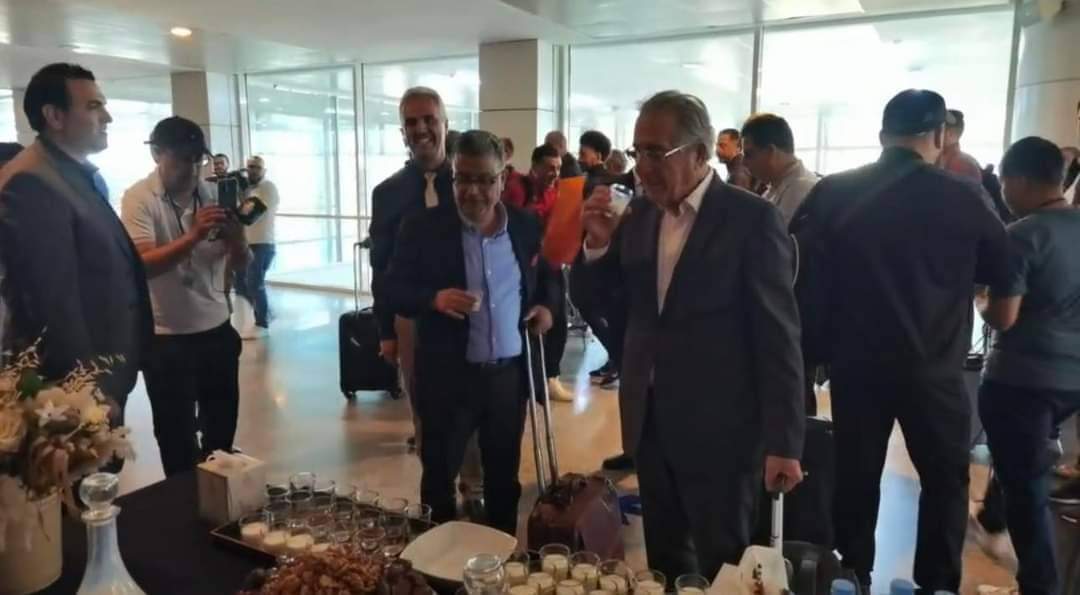 USM Alger receive warm welcome at Oujda Airport ahead of game against RS Berkane