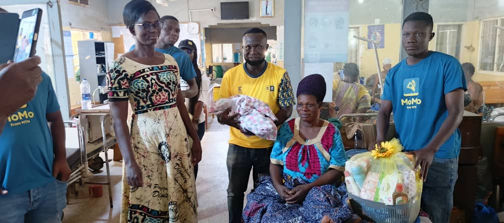 MTN Ghana presents gifts to 'Christmas Babies' and their mothers - Upper West