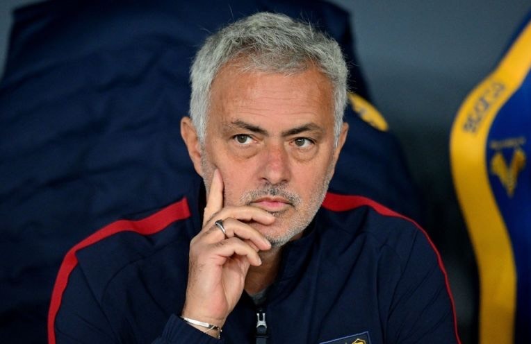 Galatasaray files complaint against Mourinho over ‘jumping like monkeys’ comment 