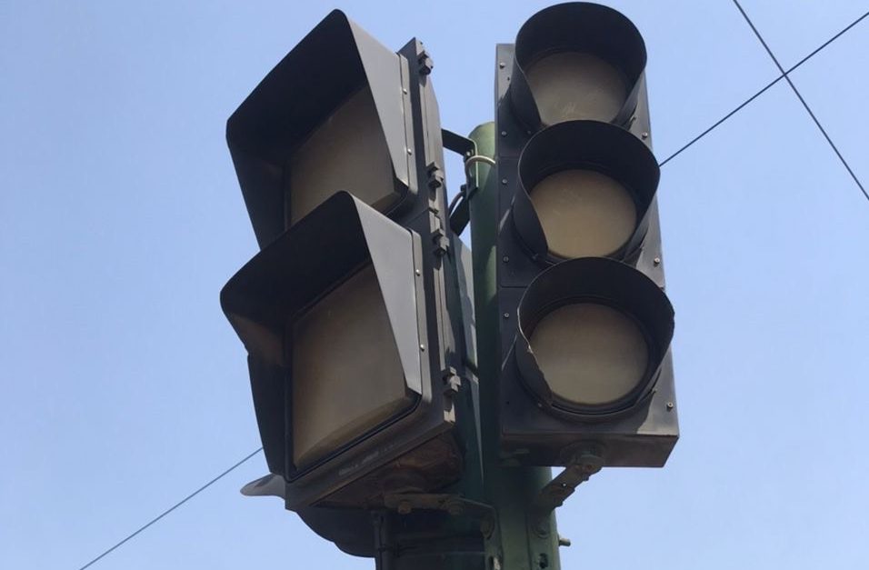 Malfunctioning traffic light at Okponglo junction threatens student safety