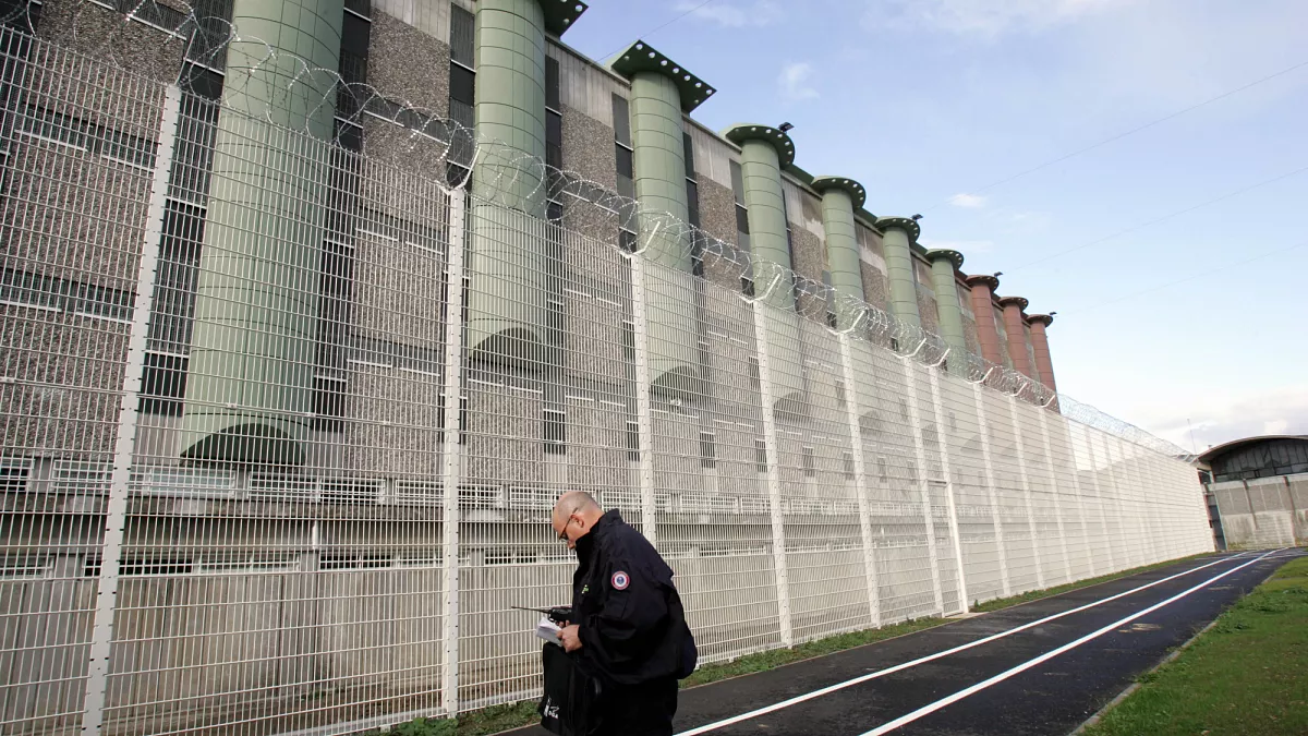 France to send 200 drug traffickers to 'completely hermetic' prisons