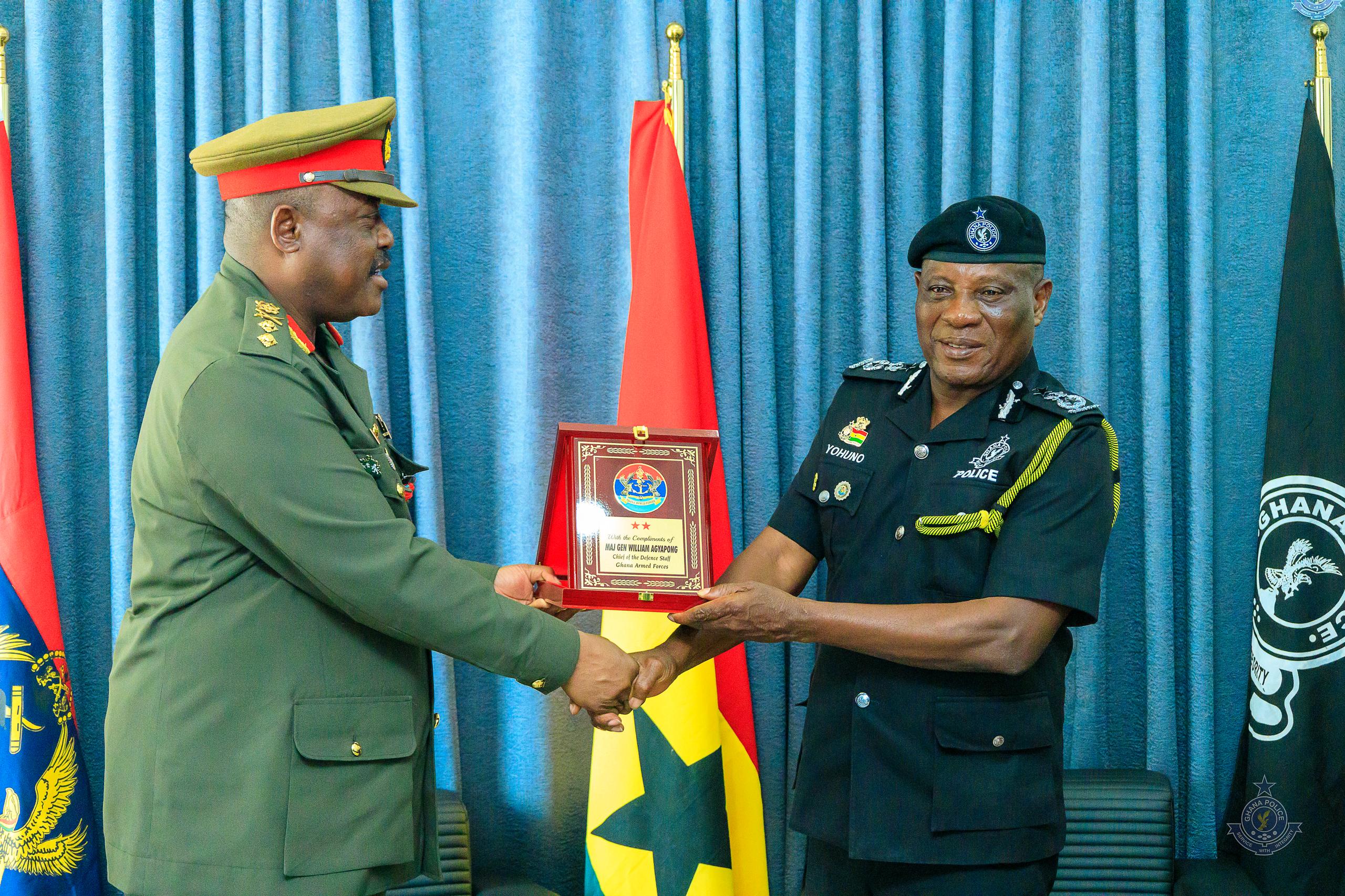 IGP welcomes CDS on maiden visit to Police Headquarters