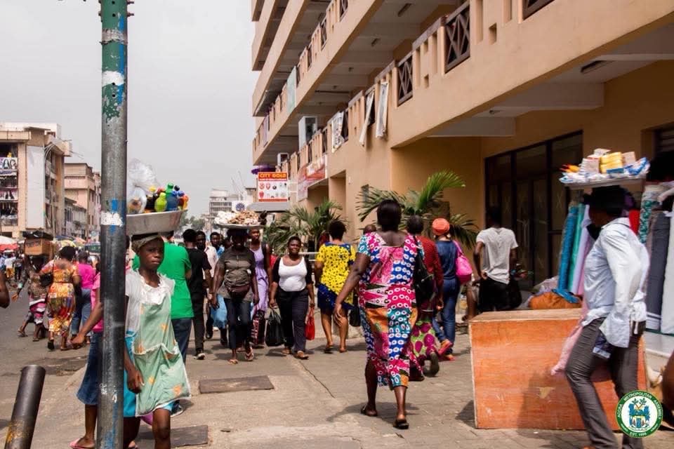 AMA prioritizes pedestrian safety on walkways, ejects traders selling on pavements