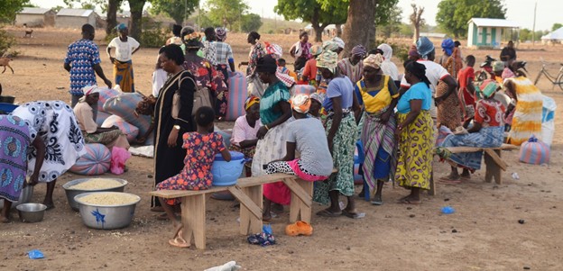 UER: Philanthropist donates food items to vulnerable residents in Adaboya-Kunkoe