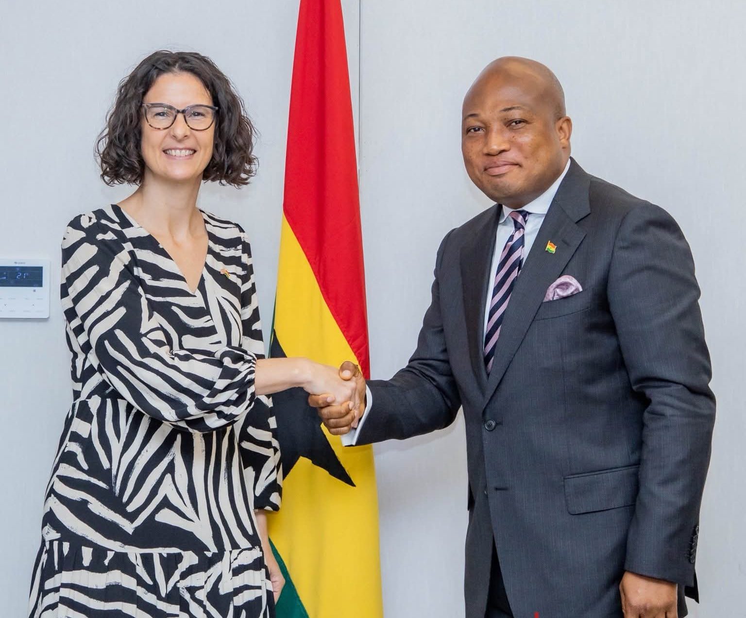 Foreign Affairs Minister commends Harriet Thompson’s tenure as British High Commissioner, bids her farewell