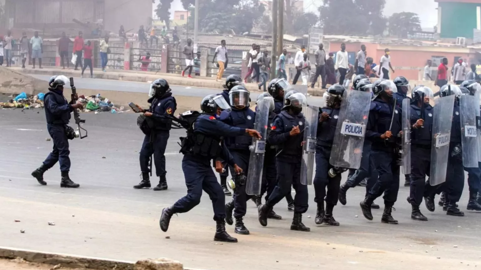 Hundreds of arrests during deadly Angola fuel protests