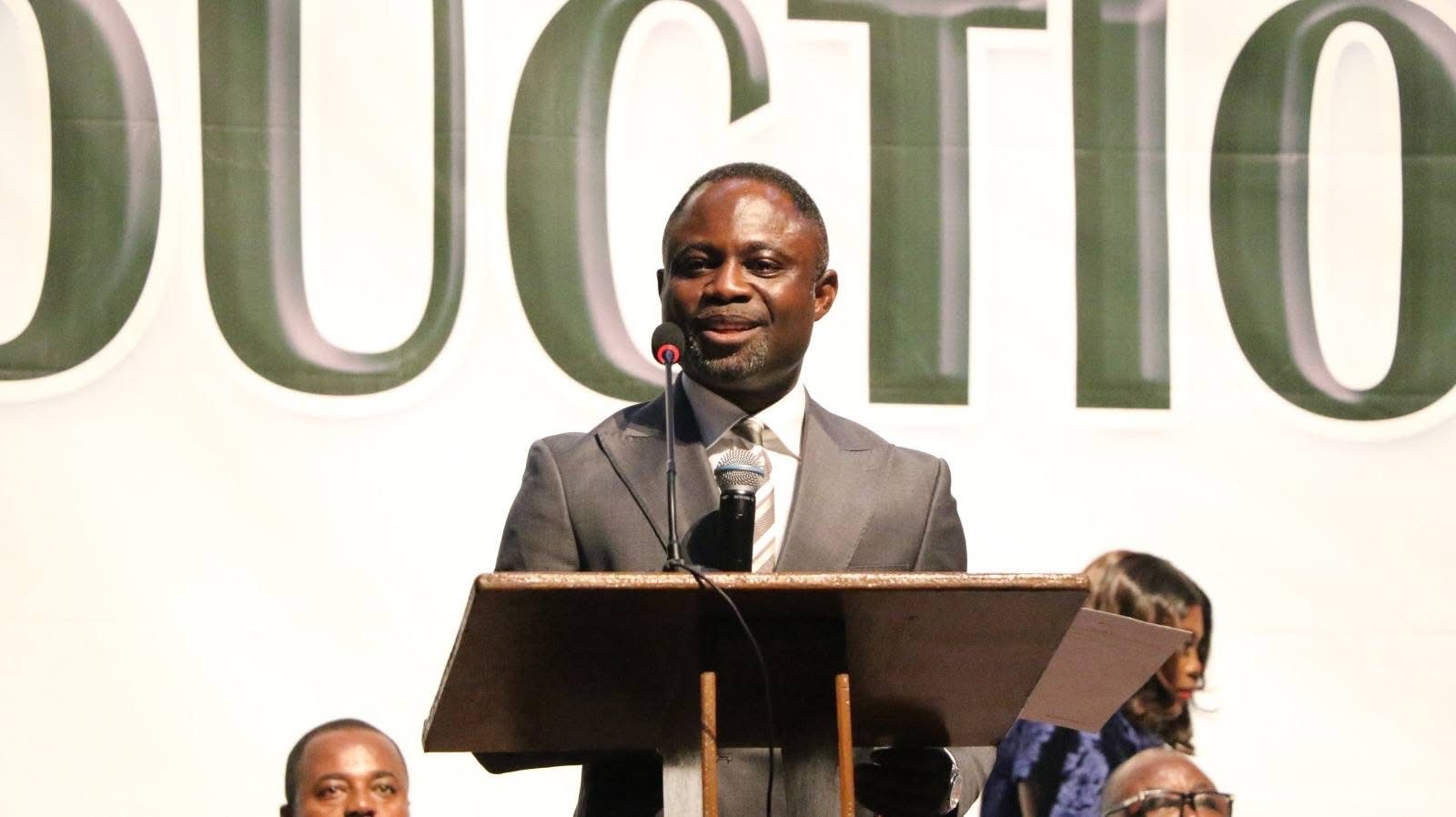 Health Minister urges new pharmacists to lead fight against opioid misuse