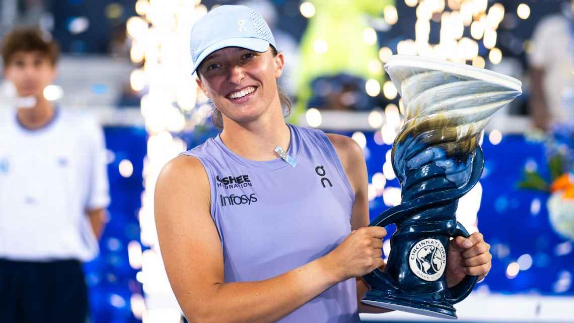 Iga Swiatek beats Jasmine Paolini in straight sets to win Cincinnati Open final