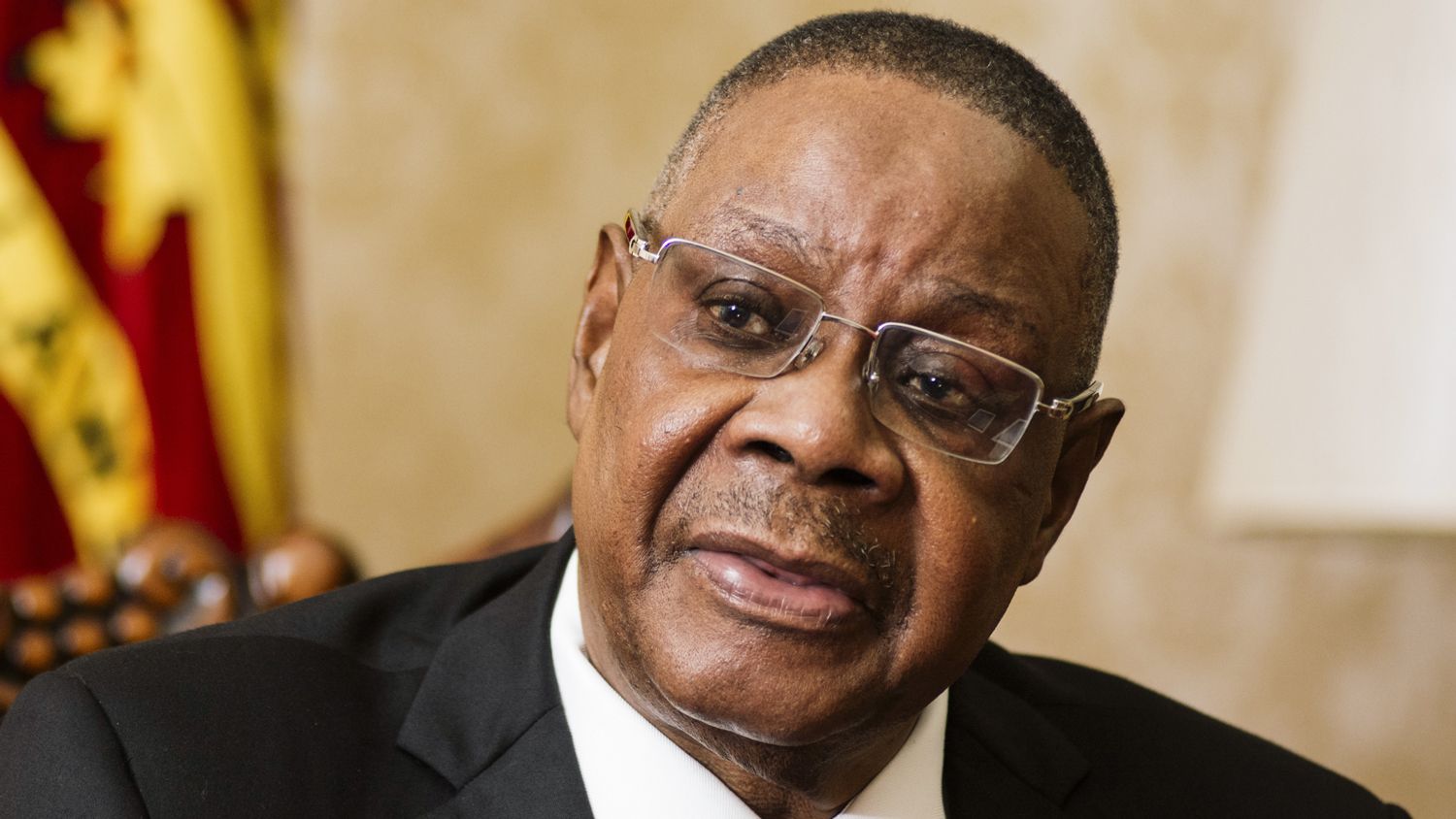 Peter Mutharika, 85, returns to power in Malawi after defeating Chakwera