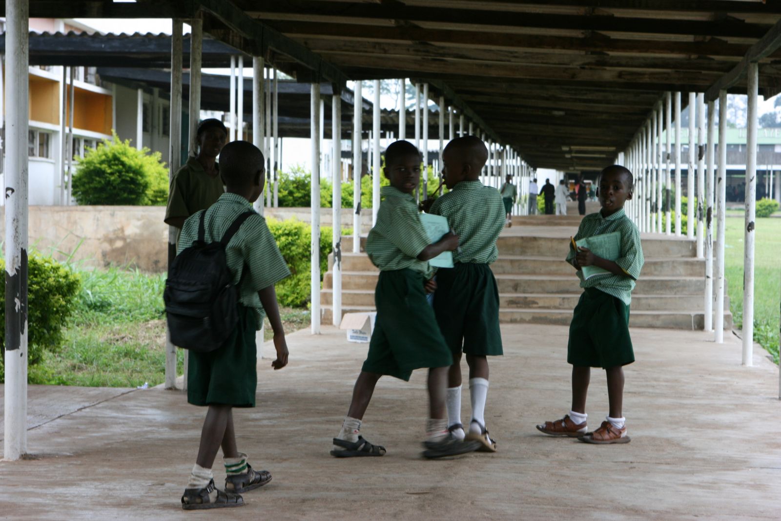 Nigeria cancels mother-tongue teaching in primary schools and reverts to English