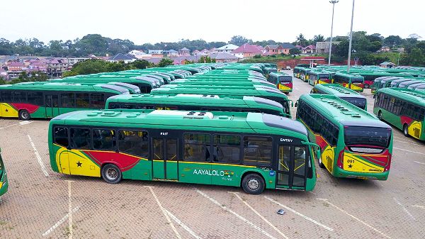 Gov't introduces peak-hour bus service to ease traffic in Accra