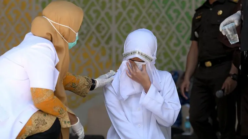 Indonesian couple caned 140 times for sex and alcohol offences