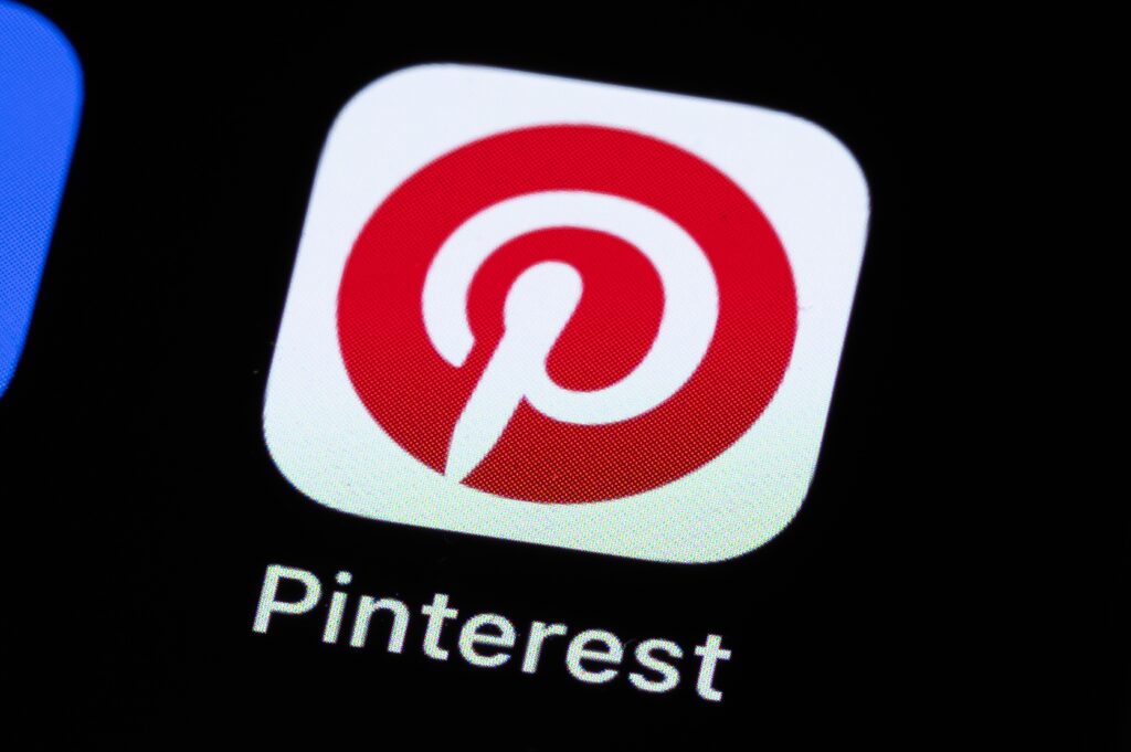 Activist investor Elliott takes $1 billion stake in Pinterest