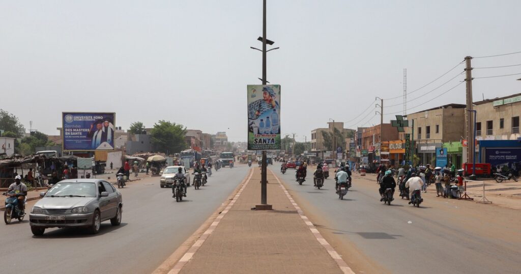 France, UK and US urge citizens to leave Mali immediately as security situation worsens